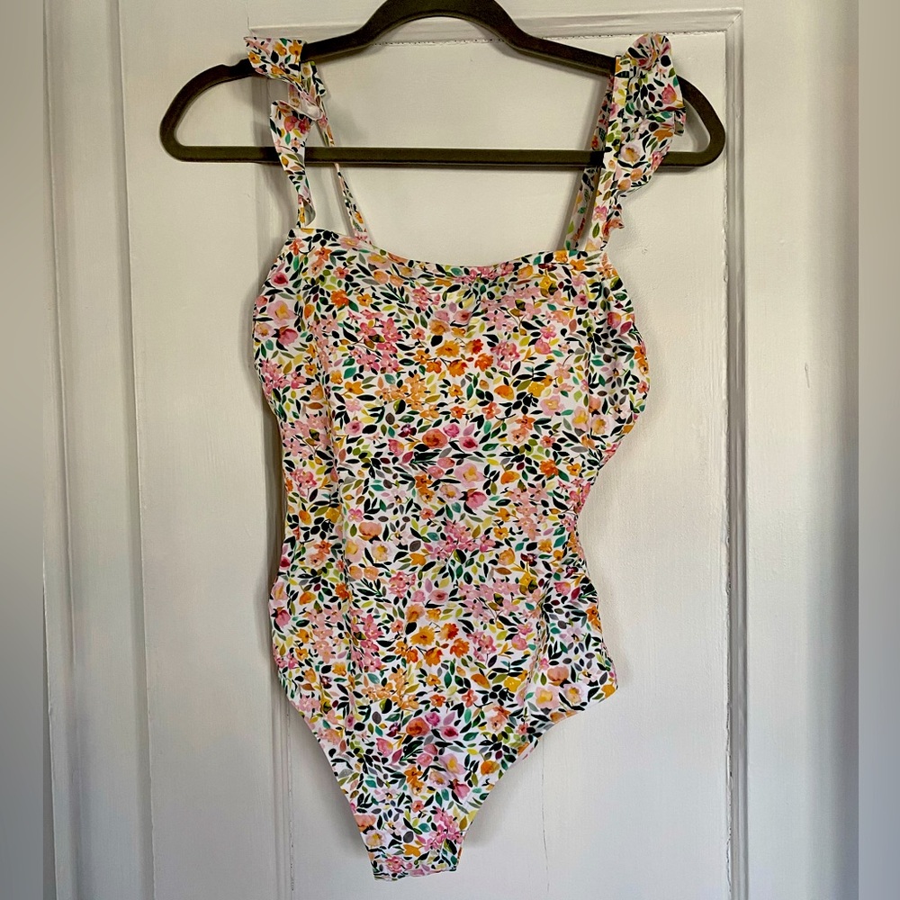 Women’s Flutter Sleeve Swimsuit